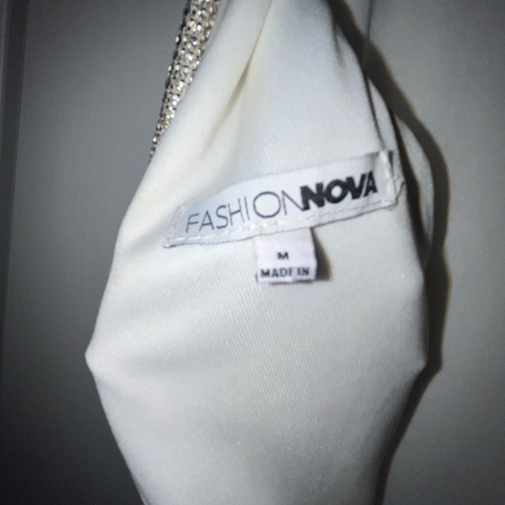 Fashion Nova White Cut Out Backless Gown w/Silver Accents Size M Medium Bridal - Picture 15 of 16